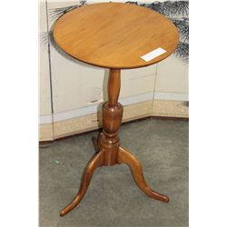 MAPLE PLANTSTAND