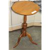 Image 1 : MAPLE PLANTSTAND