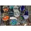 Image 1 : LOT OF FIVE ART GLASS PAPER WEIGHTS