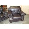 Image 4 : DARK BROWN LEATHER LOVESEAT AND TWO MATCHING CHAIRS