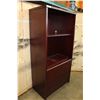 Image 2 : MAHOGANY FINISH 2-DRAWER BOOKSHELF