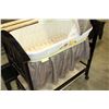 Image 2 : MODERN WOOD FRAMED BABY BASINET