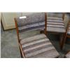 Image 3 : SET OF FOUR OAK FRAMED CHAIRS