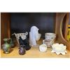 Image 1 : SHELF LOT OF POTTERY AND FIGURES