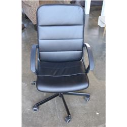 ROLLING OFFICE CHAIR