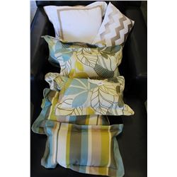 LOT OF 6 AS NEW OUTDOOR THROW PILLOWS, AND 2 DECORATIVE ACCENT PILLOWS