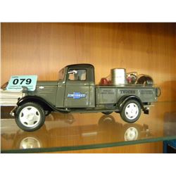 1/24TH SCALE 1935 CHEVY TRUCK MODEL CAR