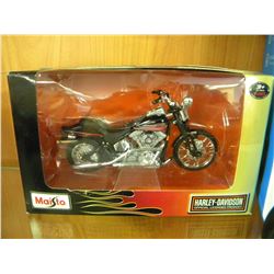 1/18TH SCALE HARLEY DAVIDSON MOTORCYCLE IN BOX