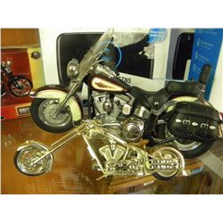 1/10TH SCALE HARLEY DAVIDSON SOFT TAIL CLASSIC BY FRANKLYN MINT & GOLD CHOPPER MODELS