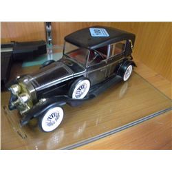 VINTAGE LINCOLN CAR RADIO