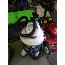 SHOP VAC 10 GALLON WET/DRY VAC