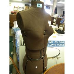 EASY FIT ADJUSTAFORM MANNEQUIN (ESTATE ITEM)