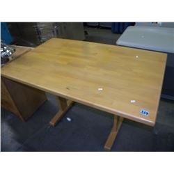 MAPLE DINING TABLE (ESTATE ITEM)