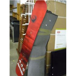 APPROX 5X8' SHAG CARPET & SNOWBOARD