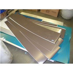 PALLET OF METAL SHEETING