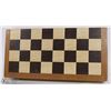 Image 2 : WOOD CHESS SET WITH FOLDING BOARD