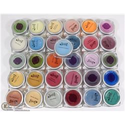 LOT OF 30+ LARGE ASSORTED SCENTSY WAX MELTS