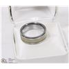 Image 1 : MENS WEDDING RING SIZE 10