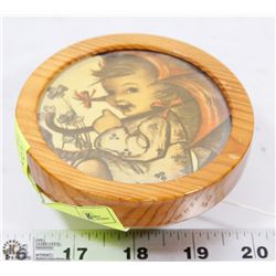 VINTAGE LADOR MUSICAL BOX