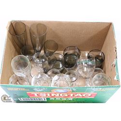 ESTATE BOX OF GLASSWARE