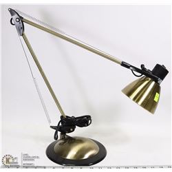 ADJUSTABLE DESK LAMP WITH BULB