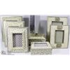 Image 1 : FLAT OF MATCHING DECOR INCL 5 PICTURE FRAMES,