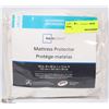 Image 1 : MAINSTAYS WATERPROOF MATTRESS PROTECTOR SIZE QUEEN