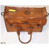 Image 1 : ANTIQUE LEATHER DOCTORS BAG