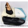 Image 1 : 2 PAIRS OF DANCE SHOES , SIZE 10.5