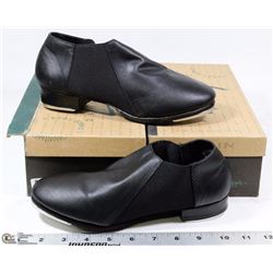 2 PAIRS OF DANCE SHOES , SIZE 7