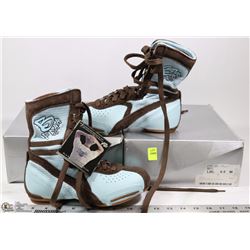 2 PAIRS OF DANCE SHOES , SIZE 4.5