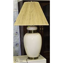ESTATE LAMP