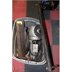 BUTCHERS COMET 1 TON MEAT LIFT WITH POLE