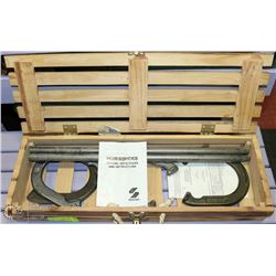 NEW 'SPORTCRAFT' HORSE SHOE SET IN WOOD CARRY