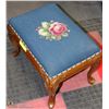 Image 1 : ANTIQUE QUEEN ANNES  FOOT BENCH