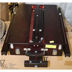 FOLDING WOODEN EASEL