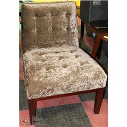 SHOWHOME BROWN FABRIC ACCENT CHAIR