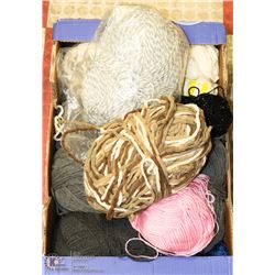FLAT OF ASSORTED YARN ON CHOICE