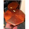 Image 1 : ASSORTMENT OF CHERRY COLOR WOOD END TABLES