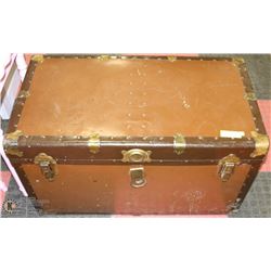 ANTIQUE TRUNK
