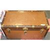 Image 1 : ANTIQUE TRUNK