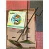 Image 1 : BOX OF GARDEN ITEMS
