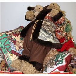 ESTATE LOT OF XMAS BEARS & DÉCOR: 1-28" BEAR, 1-