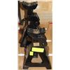 Image 1 : PAIR OF PRO POINT 3 TON JACK STANDS