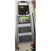 Image 1 : #49- PAINTERS STEP LADDER