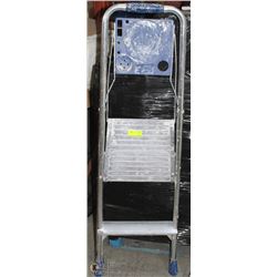 SMALL ASSISTANT STEP-LADDER W/ TRAY