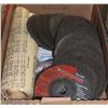 Image 1 : FLAT OF ABRASIVE GOODS INCL 180 SANDING SHEETS, 18