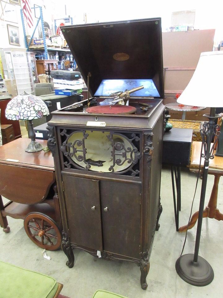 Vintage Brunswick Gramophone