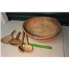 Image 1 : Wooden Bowl W/Wooden Ware