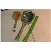 Image 1 : Dresser Hand Mirror & Matching Brush